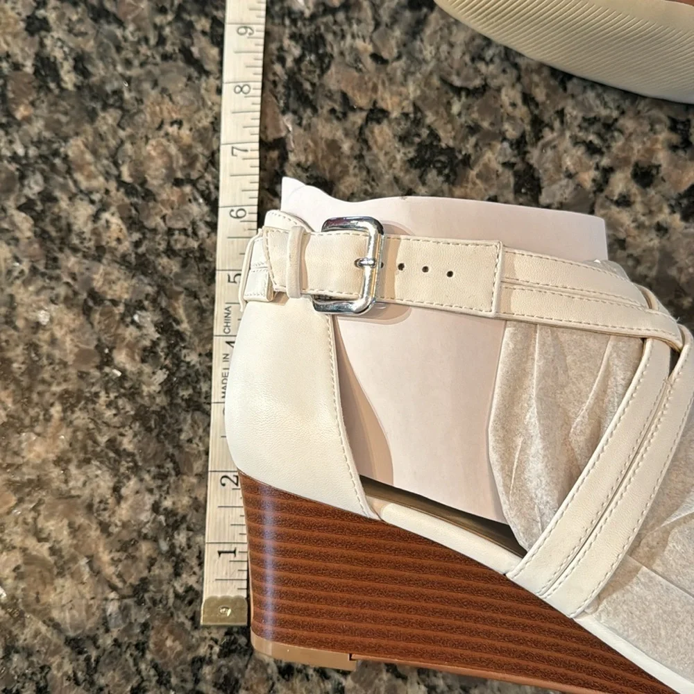Nine West praline 3 white wedge strap sandal NIB 10.5